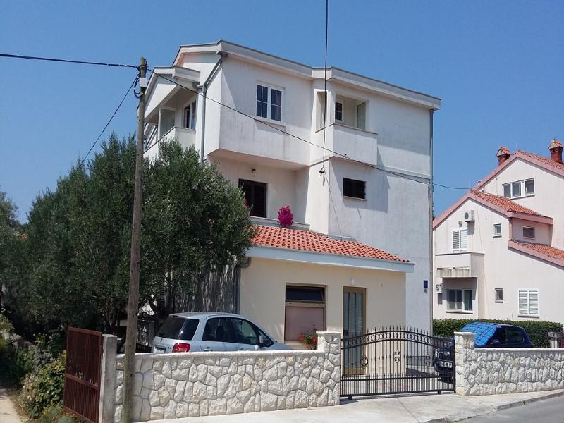 Apartments Burmeta Zadar Bagian luar foto
